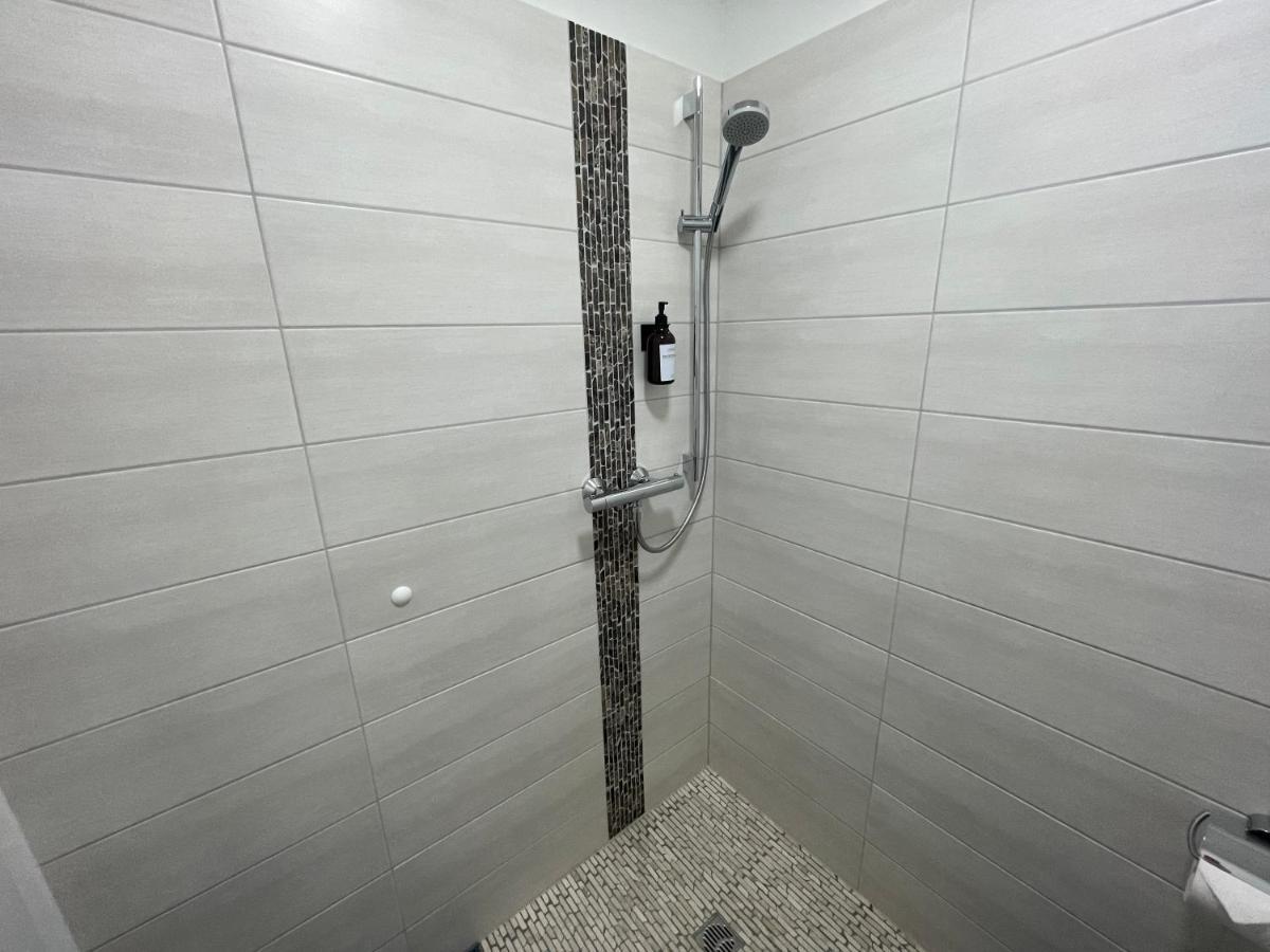 Vorstadtoase - 2 Personen - Eichwalde, Naehe Ber - Queensize-Bett, Netflix, Parken Dış mekan fotoğraf