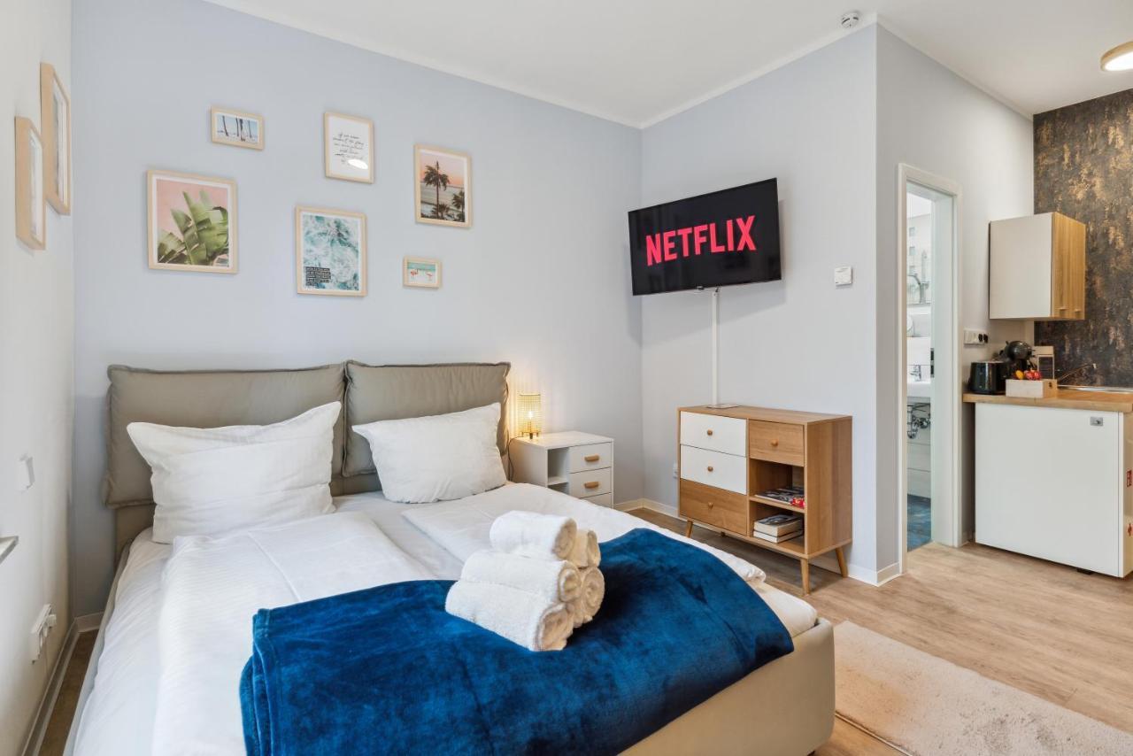 Vorstadtoase - 2 Personen - Eichwalde, Naehe Ber - Queensize-Bett, Netflix, Parken Dış mekan fotoğraf