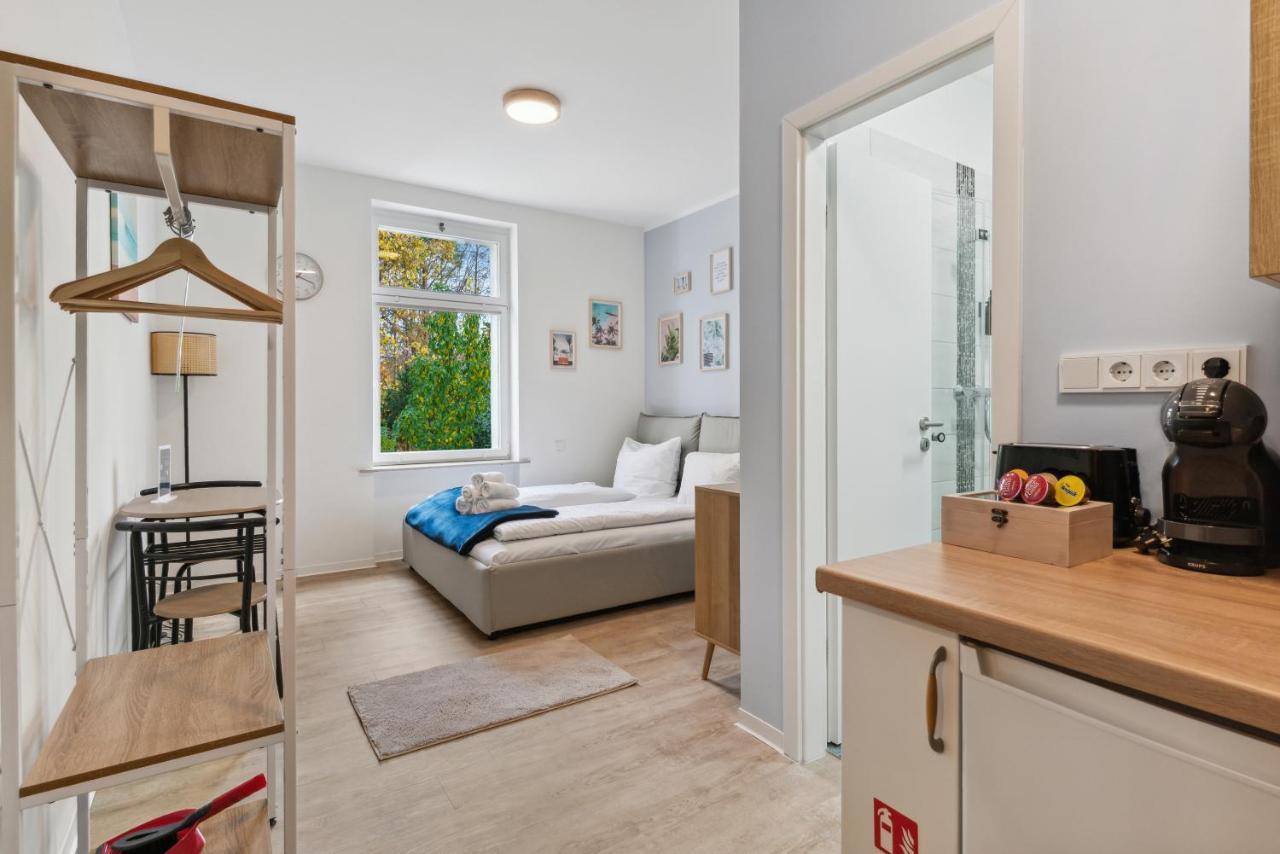 Vorstadtoase - 2 Personen - Eichwalde, Naehe Ber - Queensize-Bett, Netflix, Parken Dış mekan fotoğraf